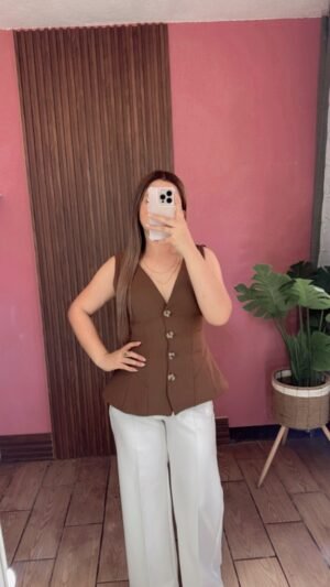 Blusa tipo Chaleco Café