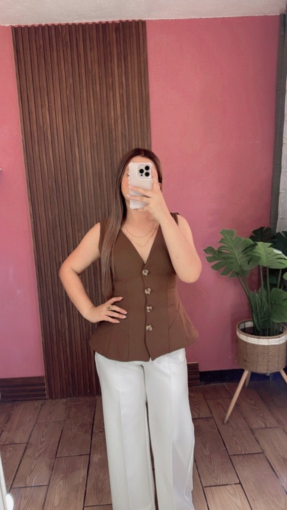 Blusa tipo Chaleco Café