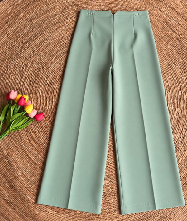 Pantalon de pinzas Nikki  verde pistacho