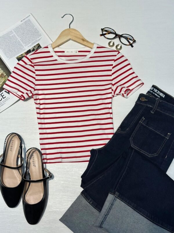 Blusa Básica de Rayas Rojas