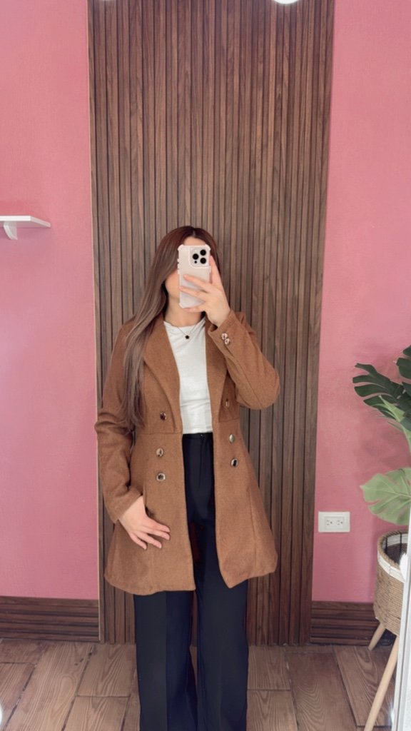 Abrigo Estilo Abierto Camel