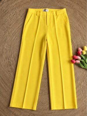 9d597dd3-5dae-5b84-a18d-a80a3954b25d.jpg Pantalón de Vestir Corte Recto Amarillo