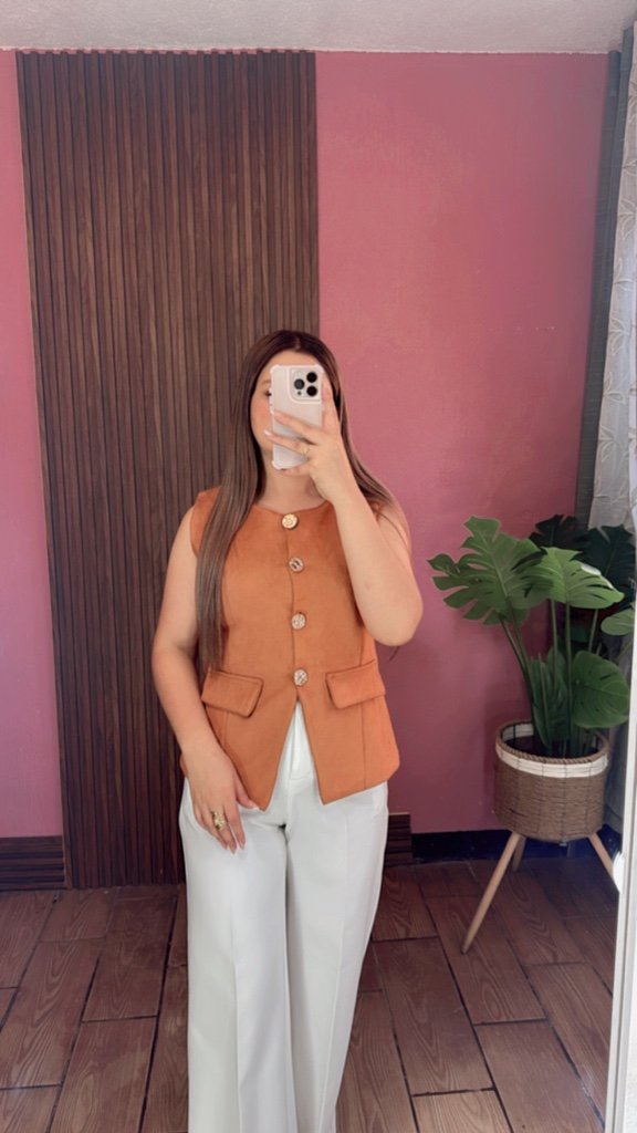 Blusa tipo Chaleco Camel