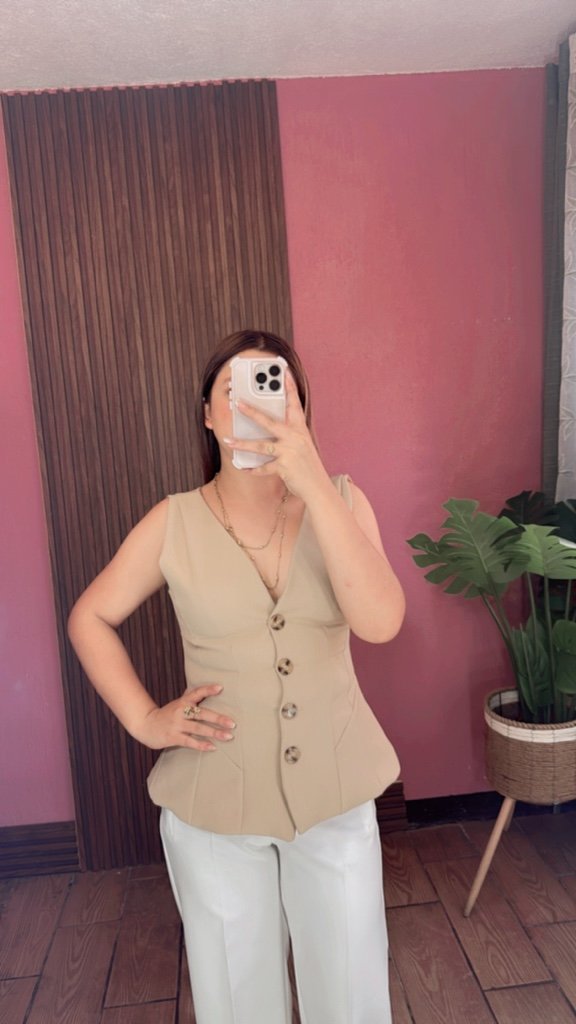 Blusa tipo Chaleco Beige