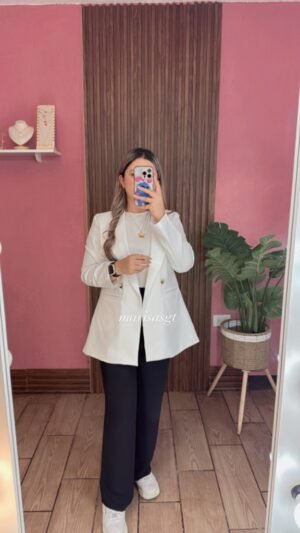 f9c6add1-2204-5a72-be11-dcc4f355b60d.jpeg Blazer con Forro 4/B Blanco